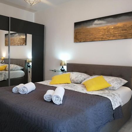 Apartamento Seny Gold Pula Exterior foto